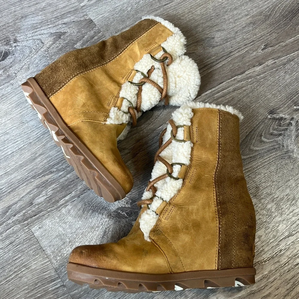 Sorel Joan of Arctic Wedge II Shearling Boots Camel Brown NL3021-224 Womens 8.5